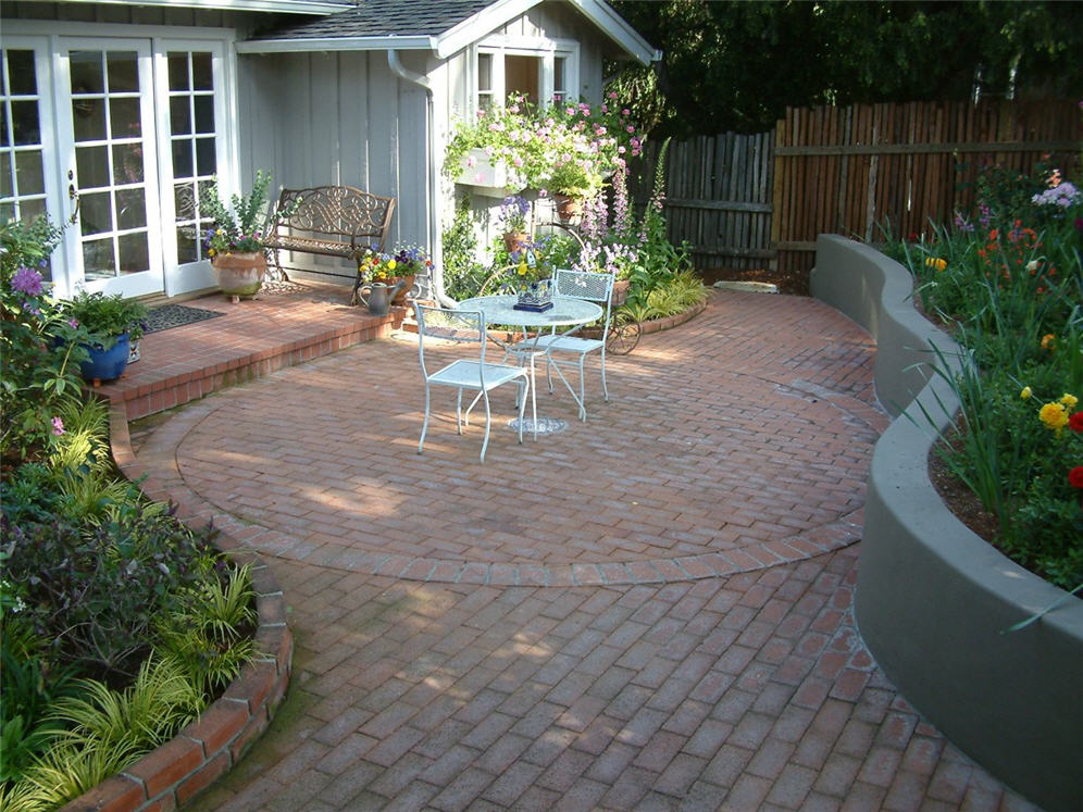 Curved Brick Patio & Garden Wall