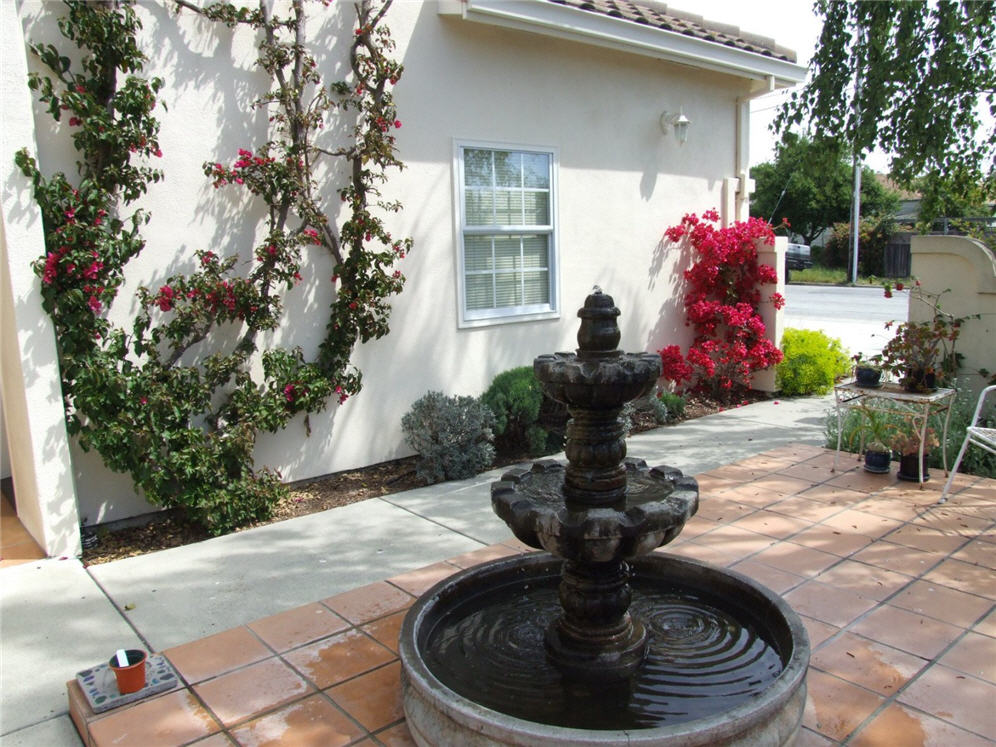 Medici Look Water Feature